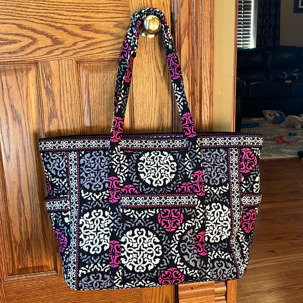 Large Vera Bradley bag- like new
